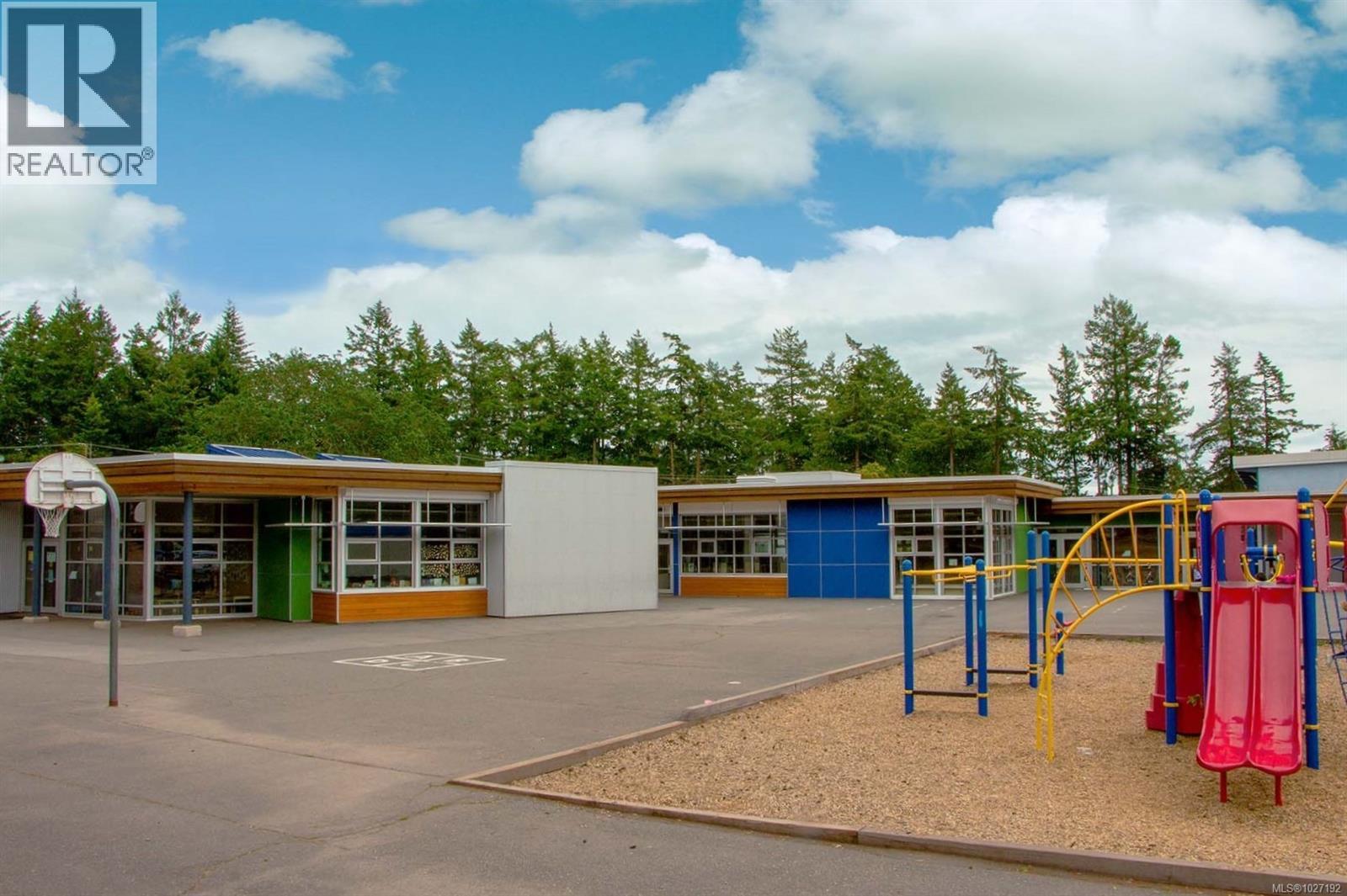 4719 TREETOP HTS - 16