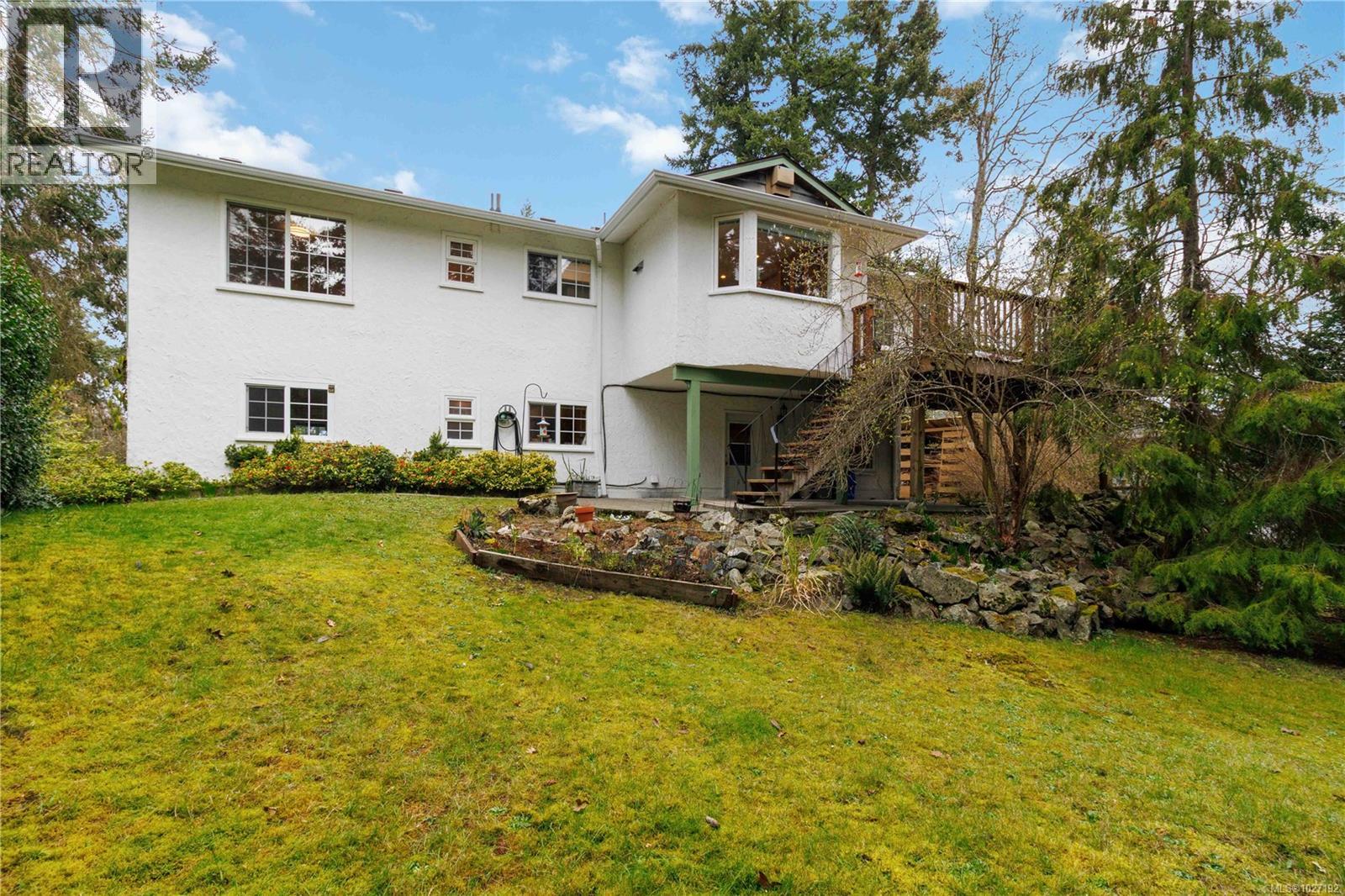 4719 TREETOP HTS - 35