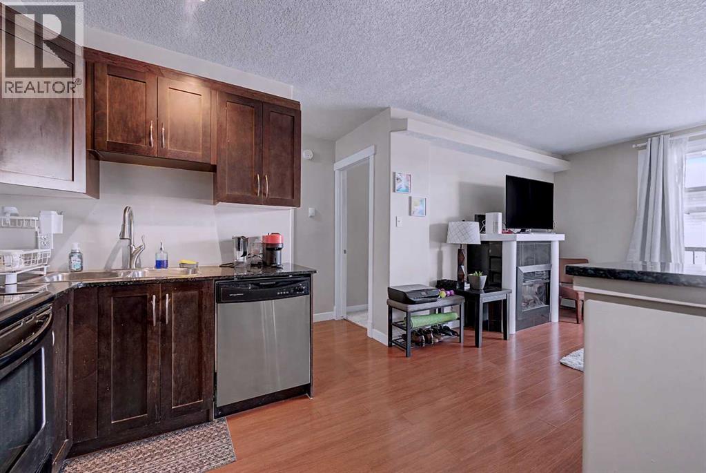 Single Family House for Sale in    Avenue SW Shaganappi Calgary 