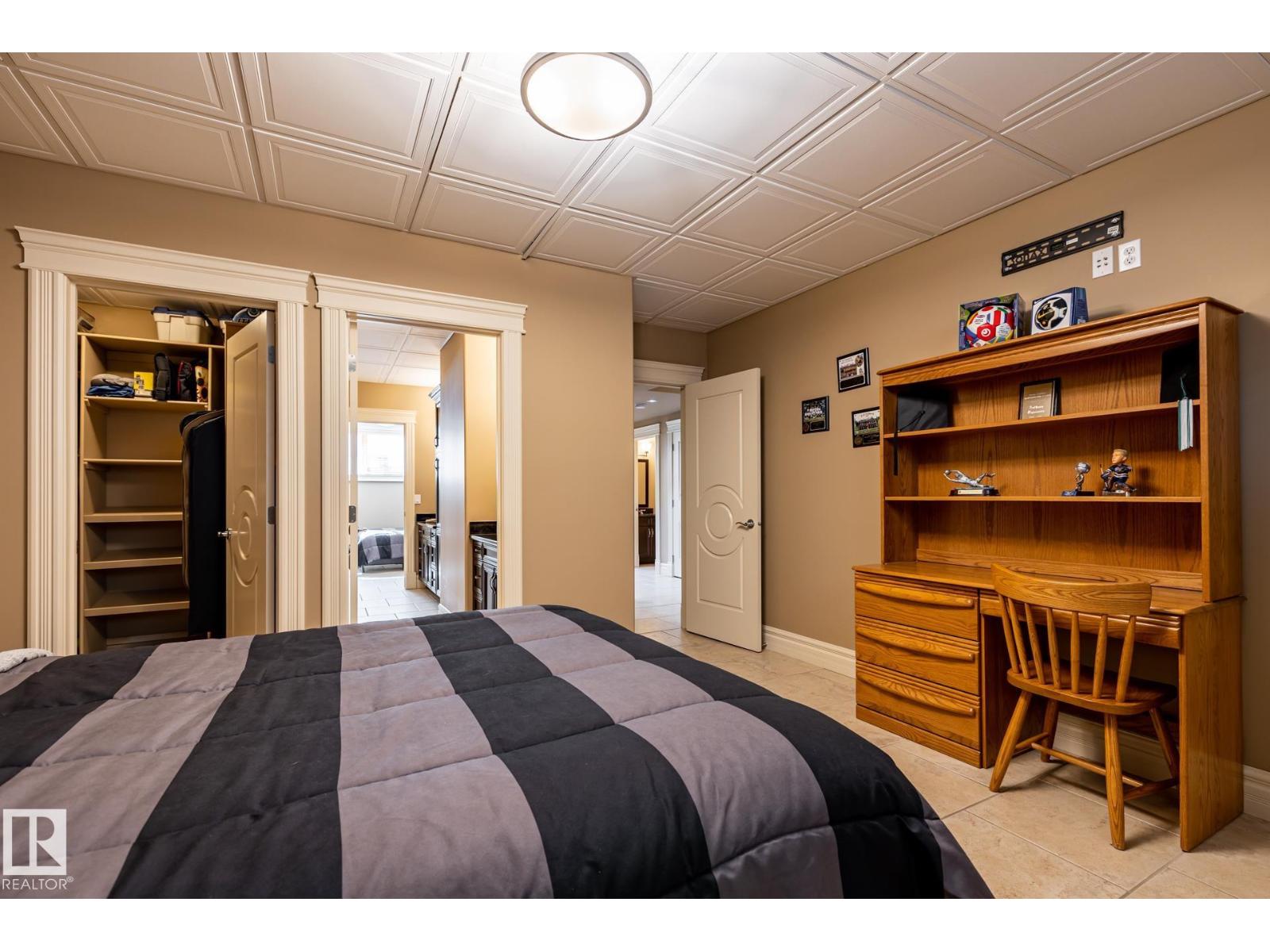 7620 98A AV NW - 52