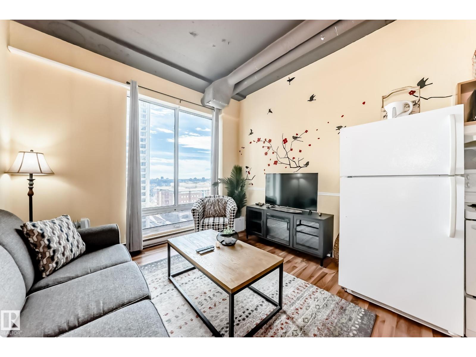 #1010 10024 JASPER AV NW - 12