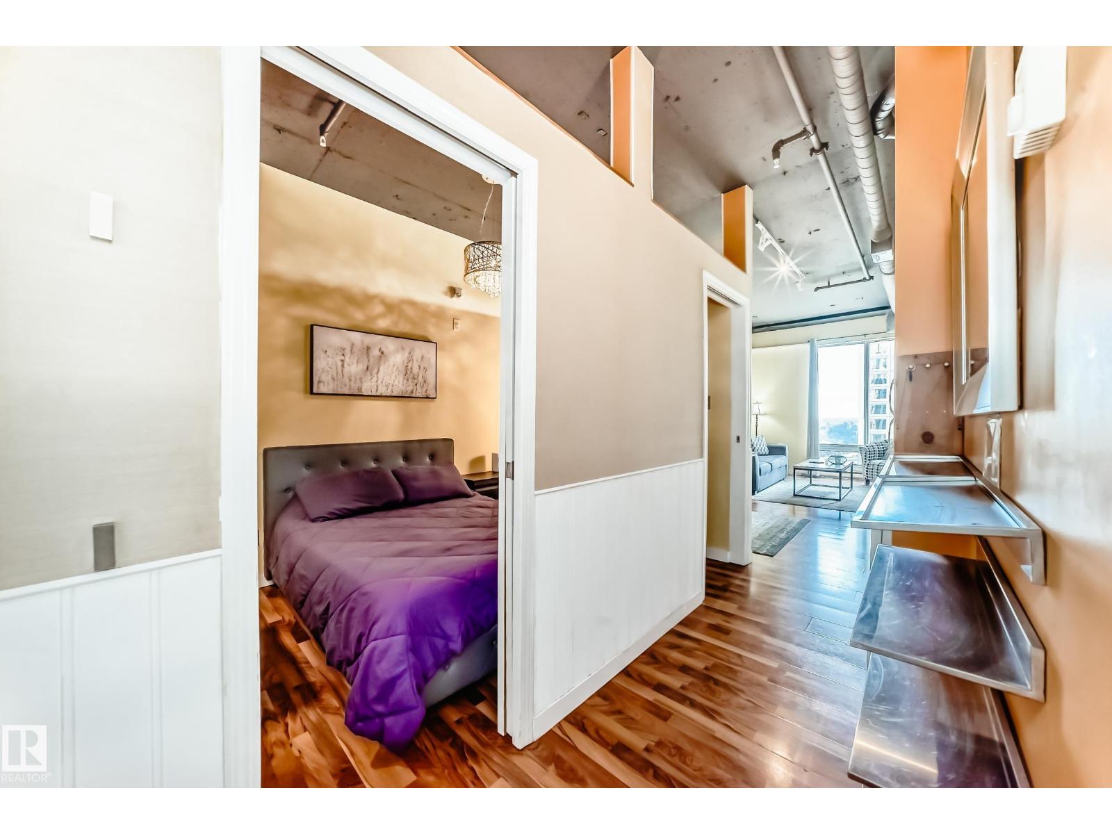 #1010 10024 JASPER AV NW - 14