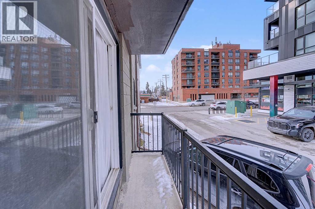 Single Family House for Sale in    Avenue SW Shaganappi Calgary 