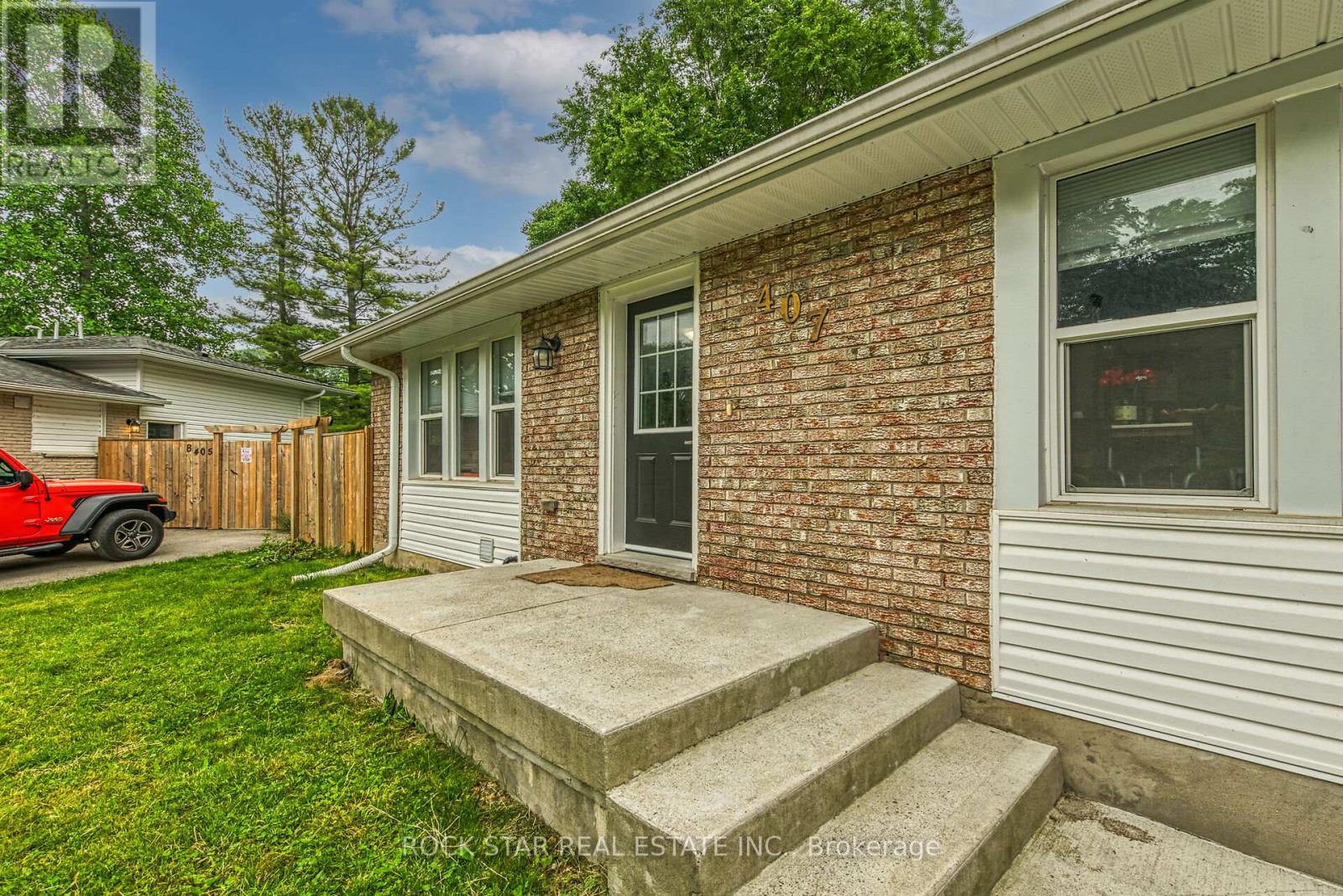 407 CASTLEGROVE PLACE - 5