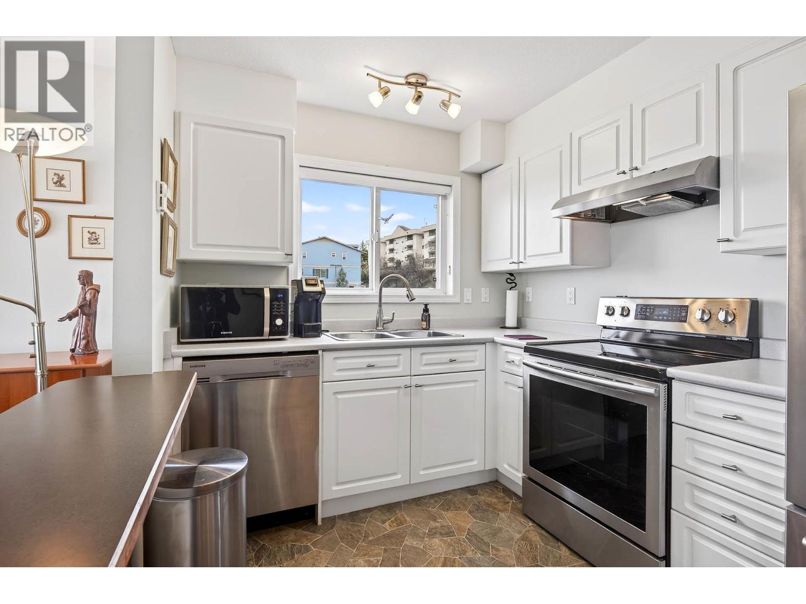 1120 HUGH ALLAN Drive Unit# 302, Kamloops