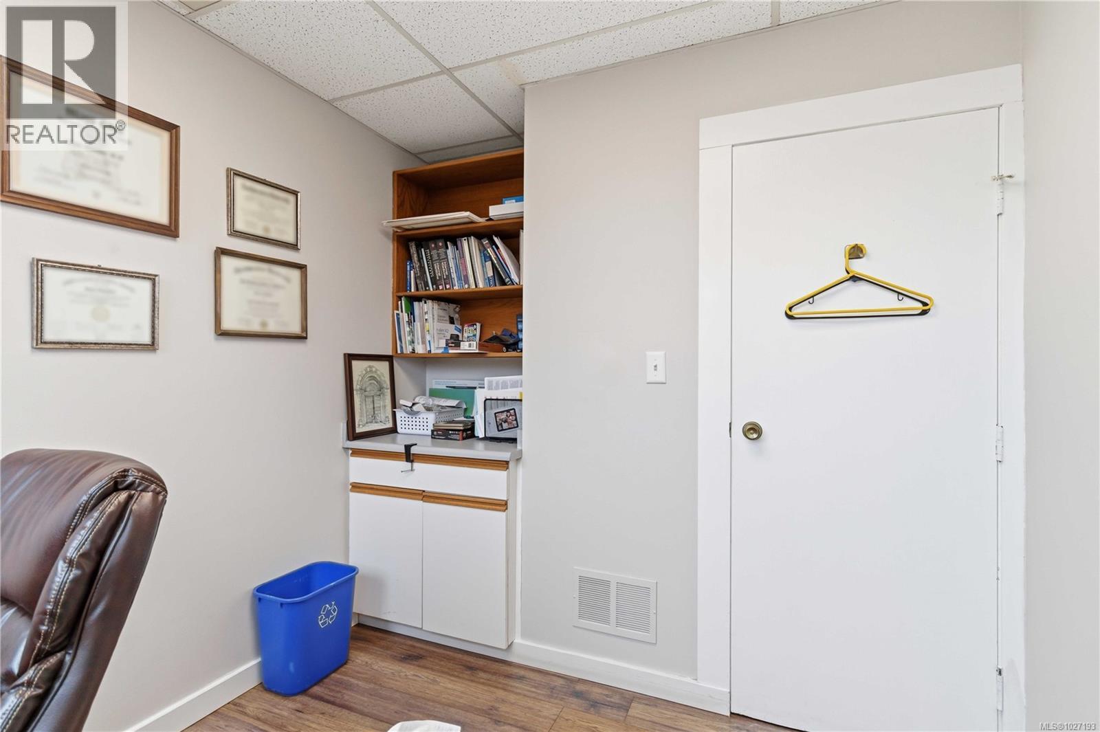 303 1711 Cook Street, Victoria