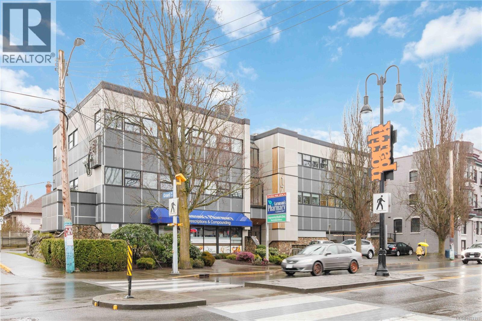 303 1711 Cook Street, Victoria