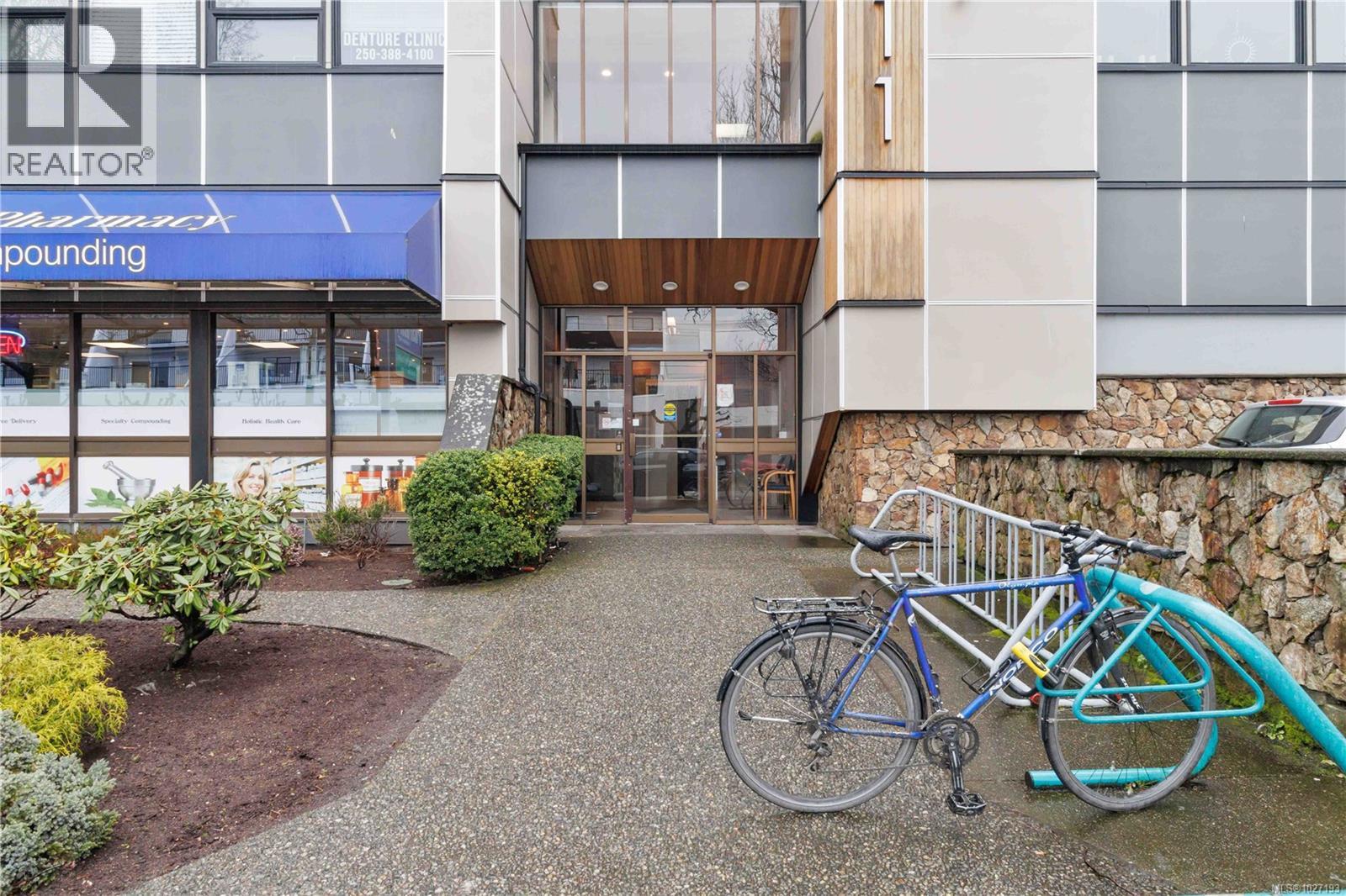 303 1711 Cook Street, Victoria