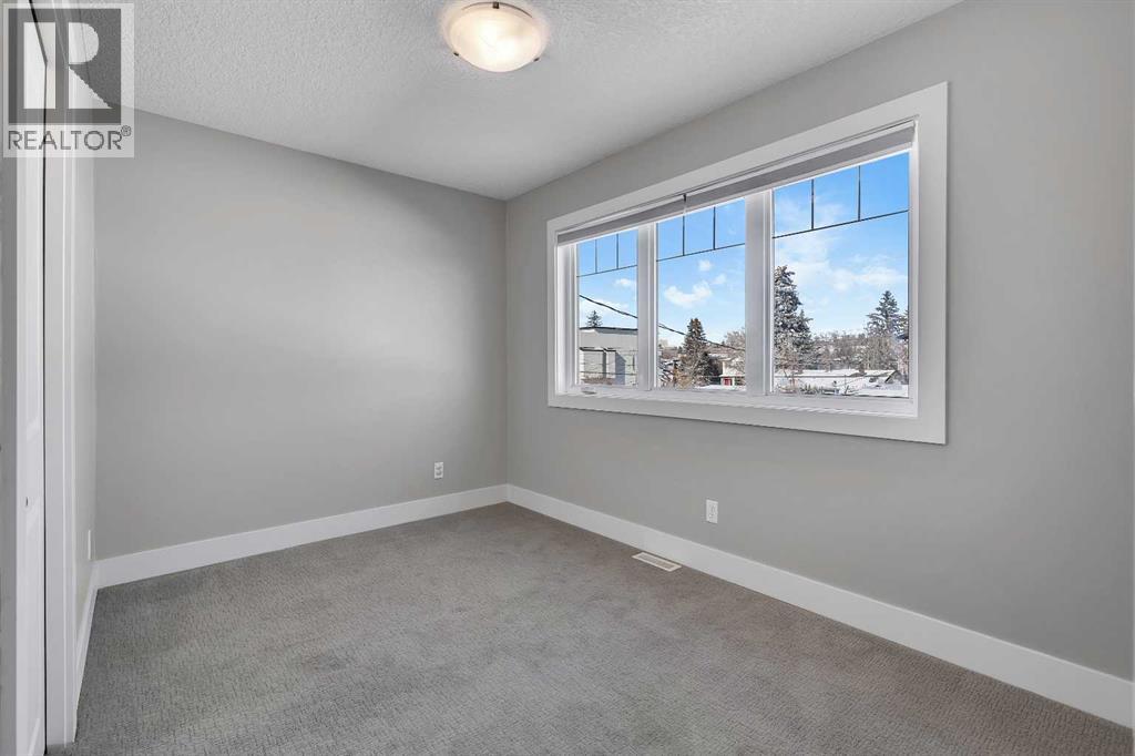 Single Family House for Sale in   Avenue NW West Hillhurst Calgary 