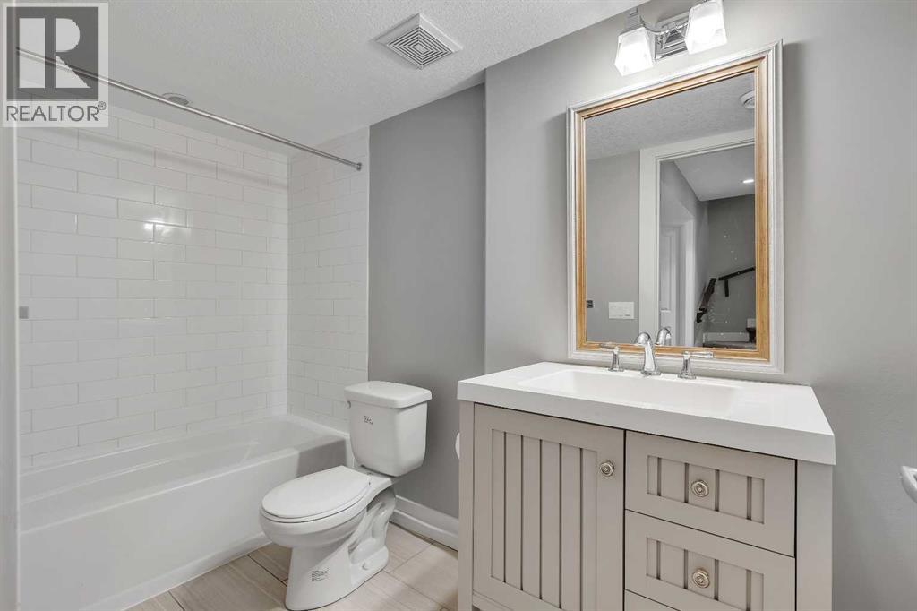 Single Family House for Sale in   Avenue NW West Hillhurst Calgary 