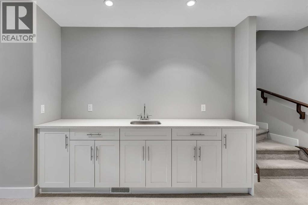 Single Family House for Sale in   Avenue NW West Hillhurst Calgary 