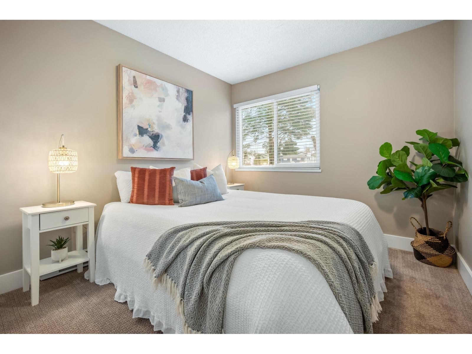 250 DAVIS CRESCENT, Langley