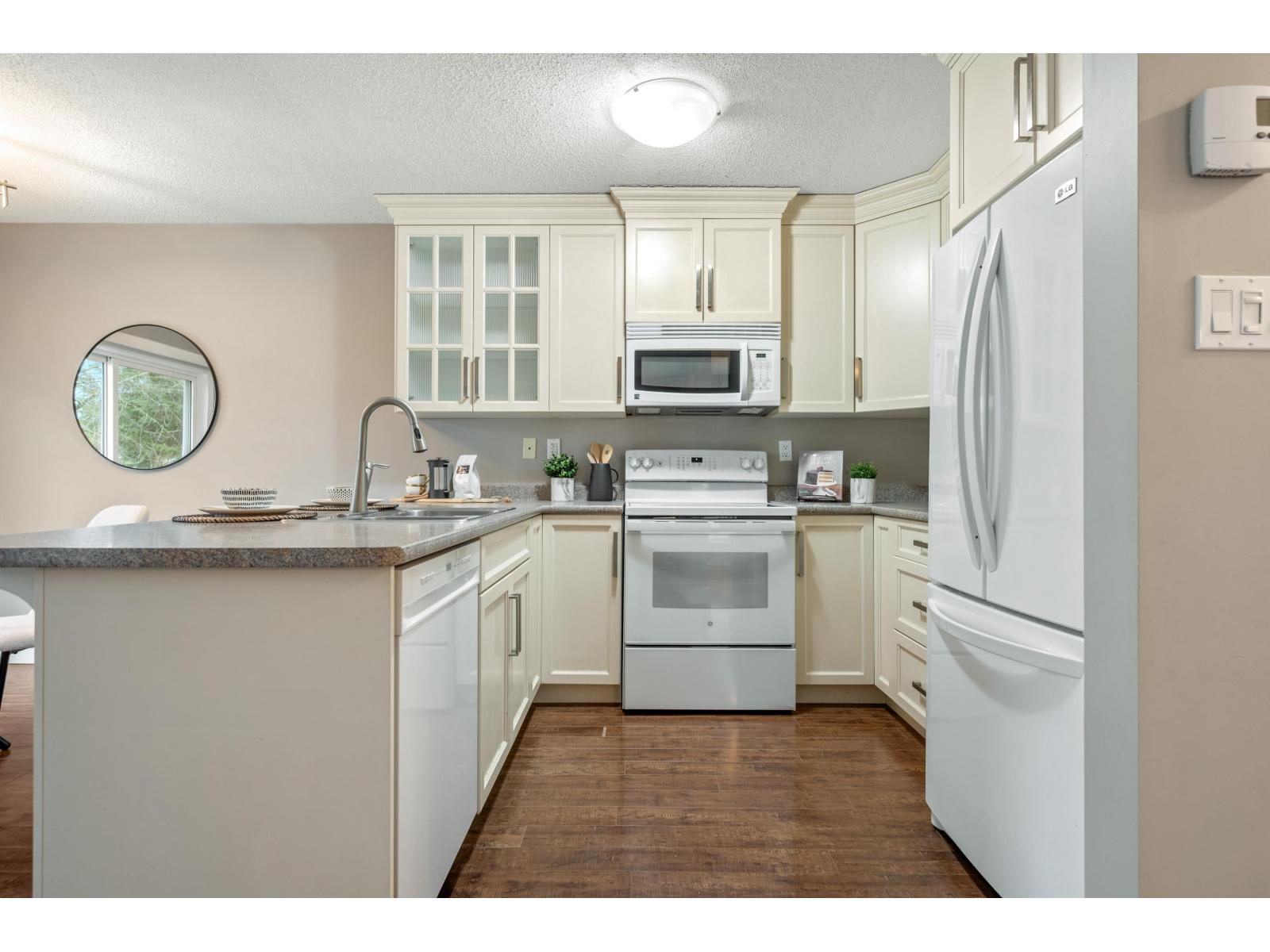 250 DAVIS CRESCENT, Langley