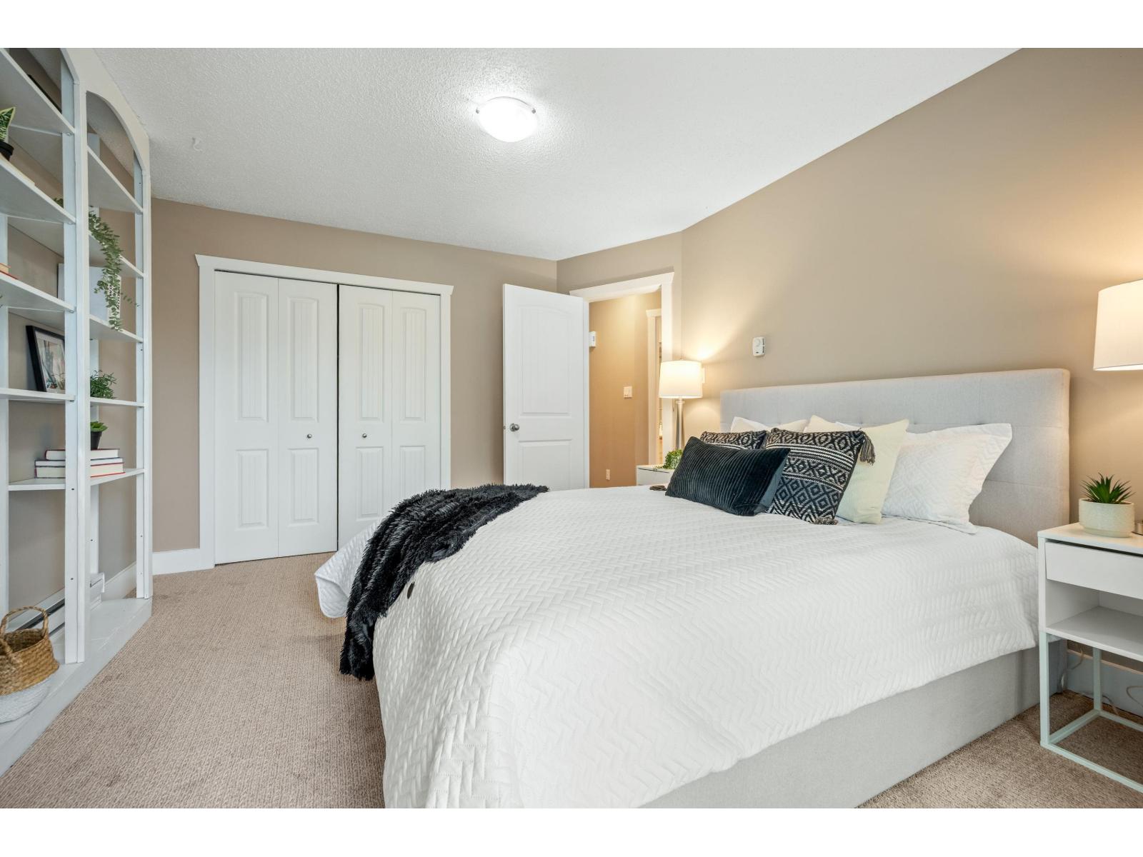 250 DAVIS CRESCENT, Langley