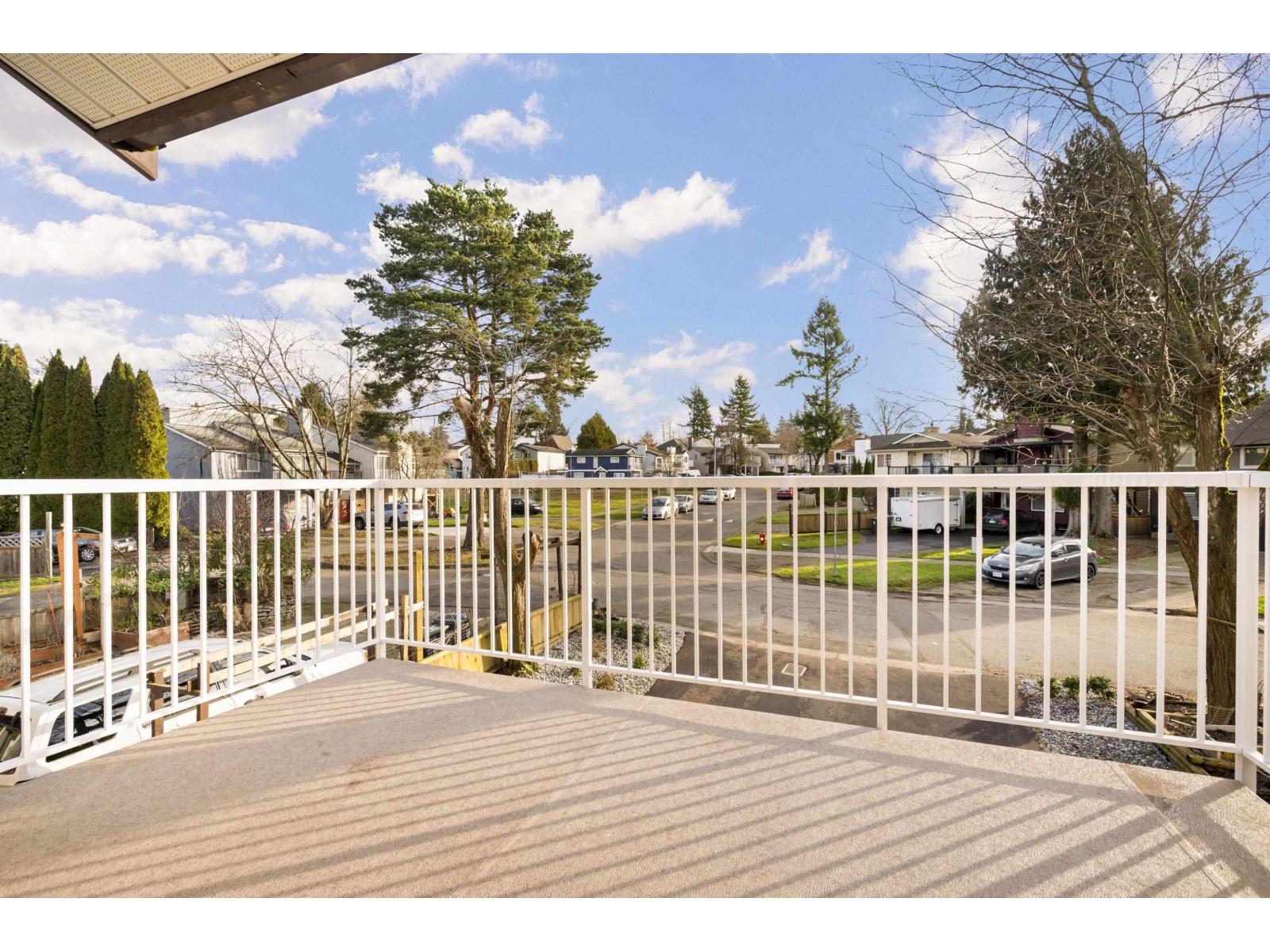 250 DAVIS CRESCENT, Langley