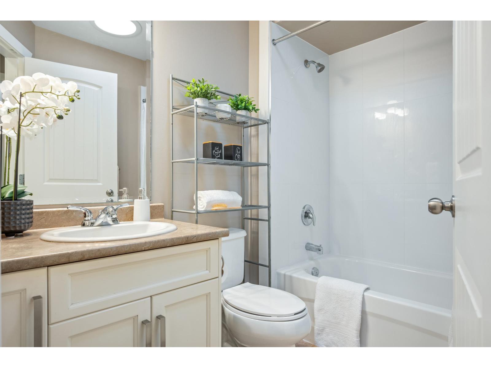 250 DAVIS CRESCENT, Langley