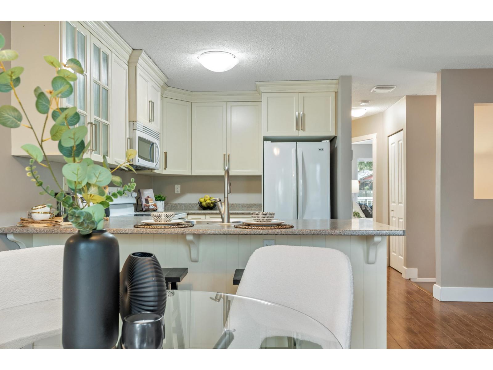 250 DAVIS CRESCENT, Langley