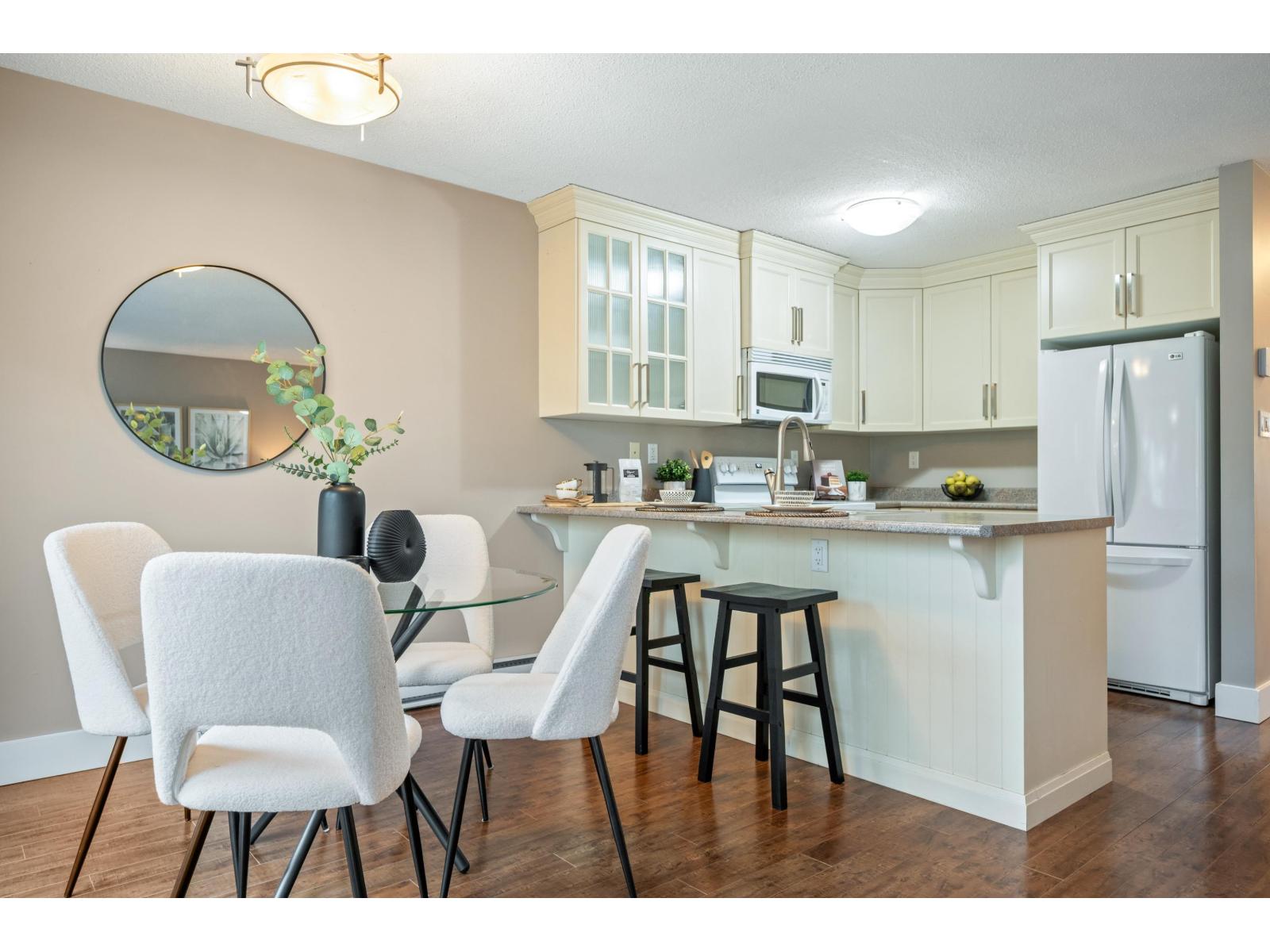 250 DAVIS CRESCENT, Langley