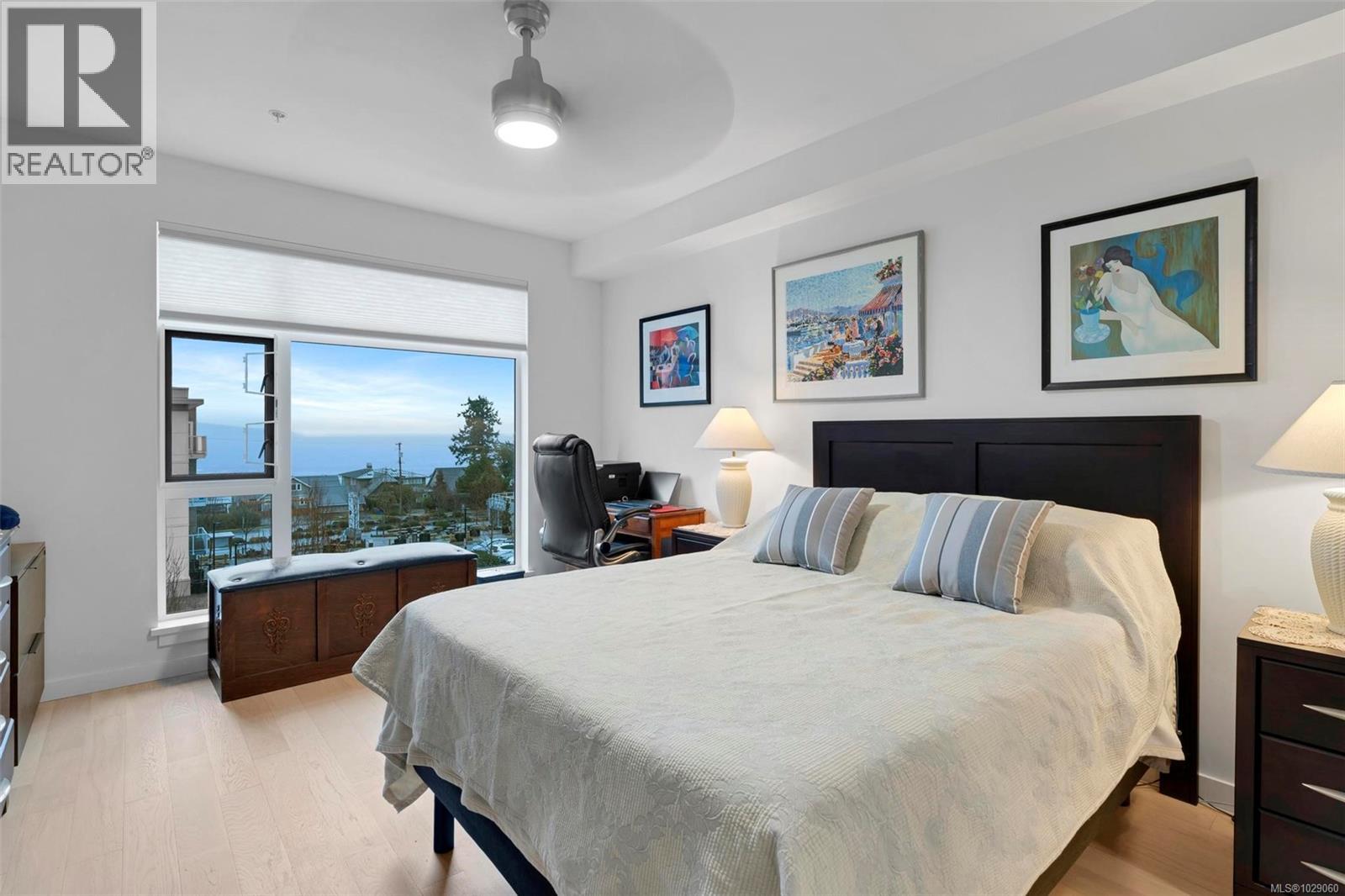 #304 5120 CORDOVA BAY RD - 18