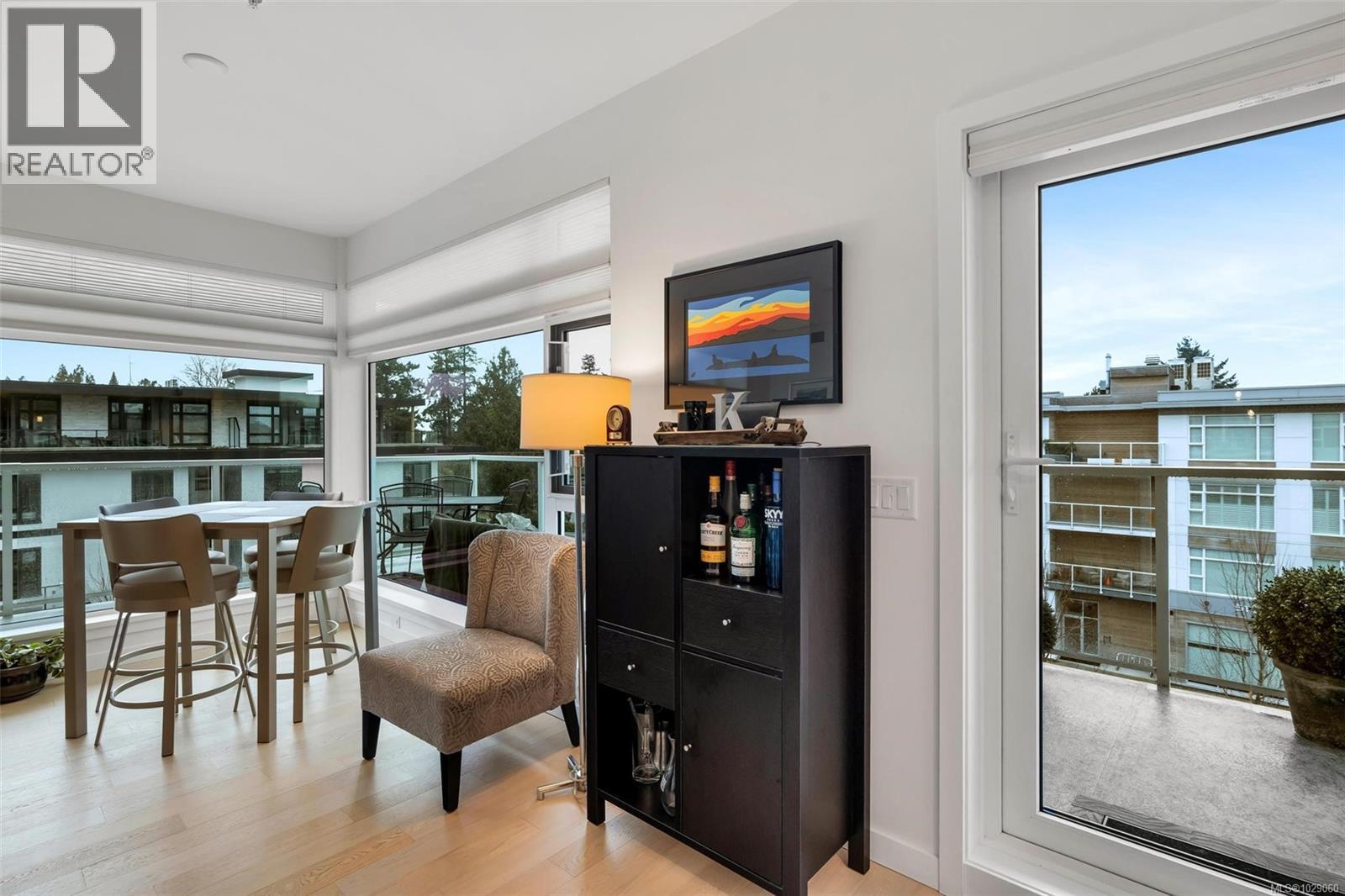 #304 5120 CORDOVA BAY RD - 14