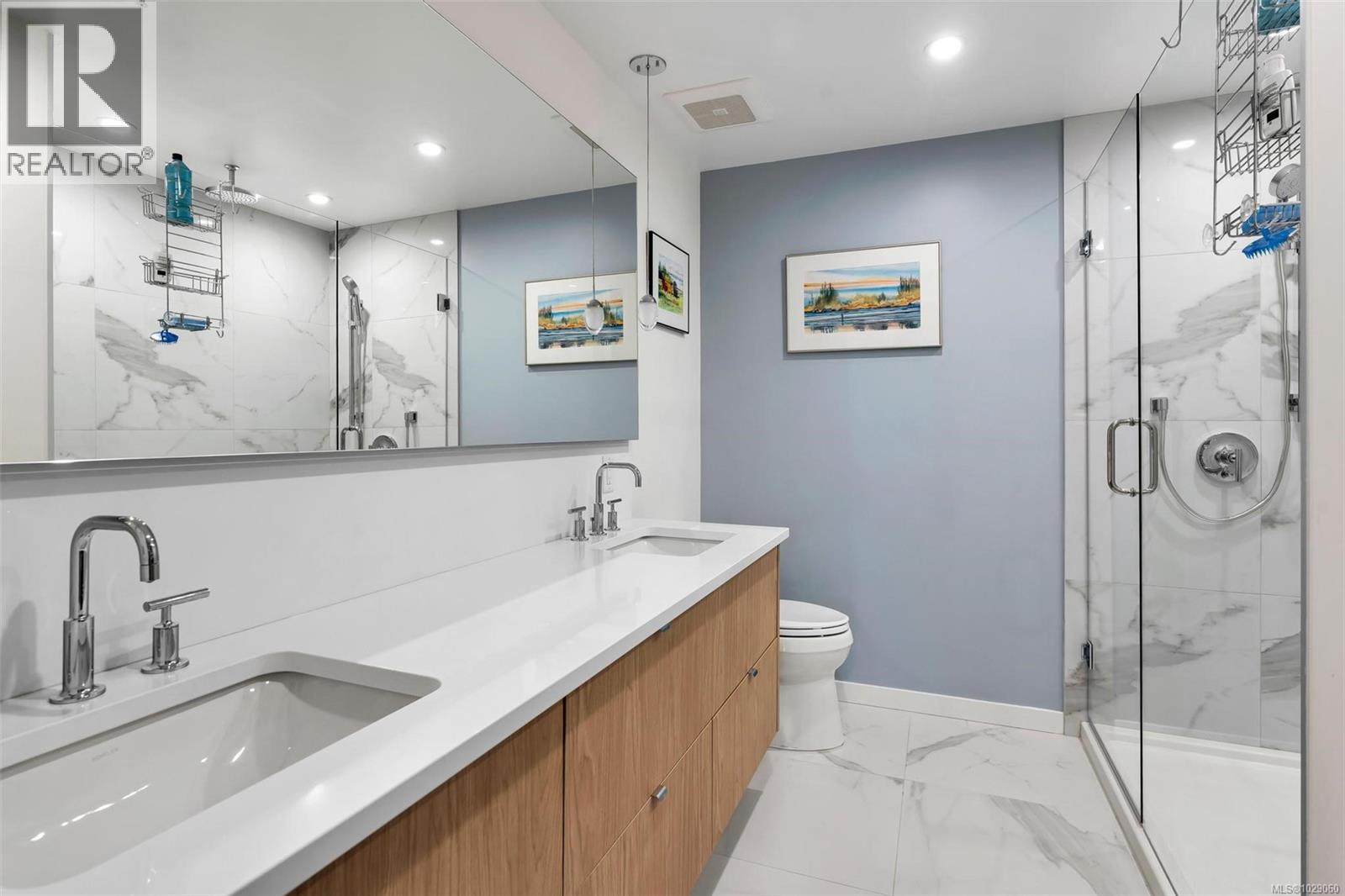 #304 5120 CORDOVA BAY RD - 20