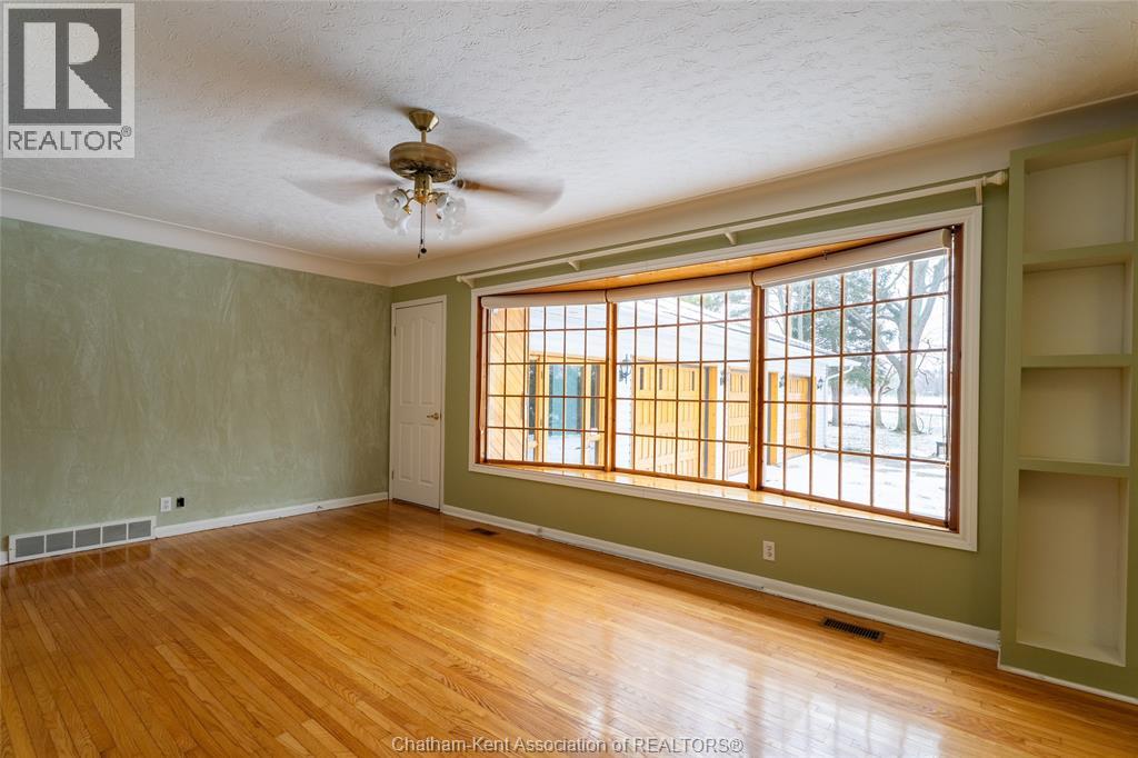 15 DETROIT DRIVE - 14