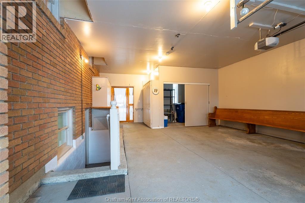 15 DETROIT DRIVE - 32