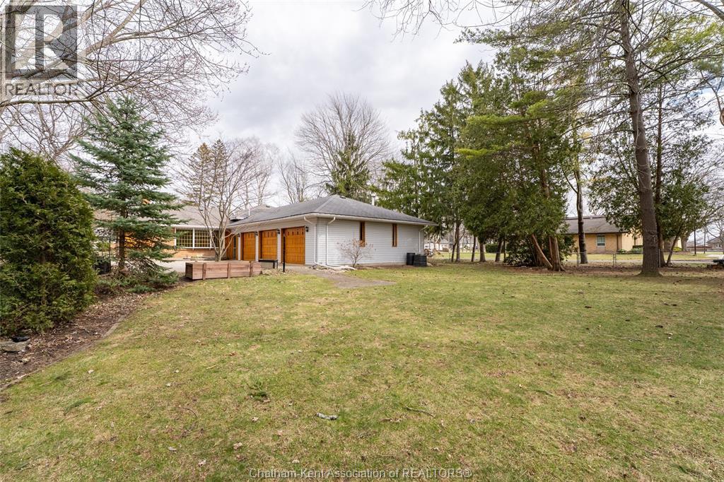 15 DETROIT DRIVE - 38