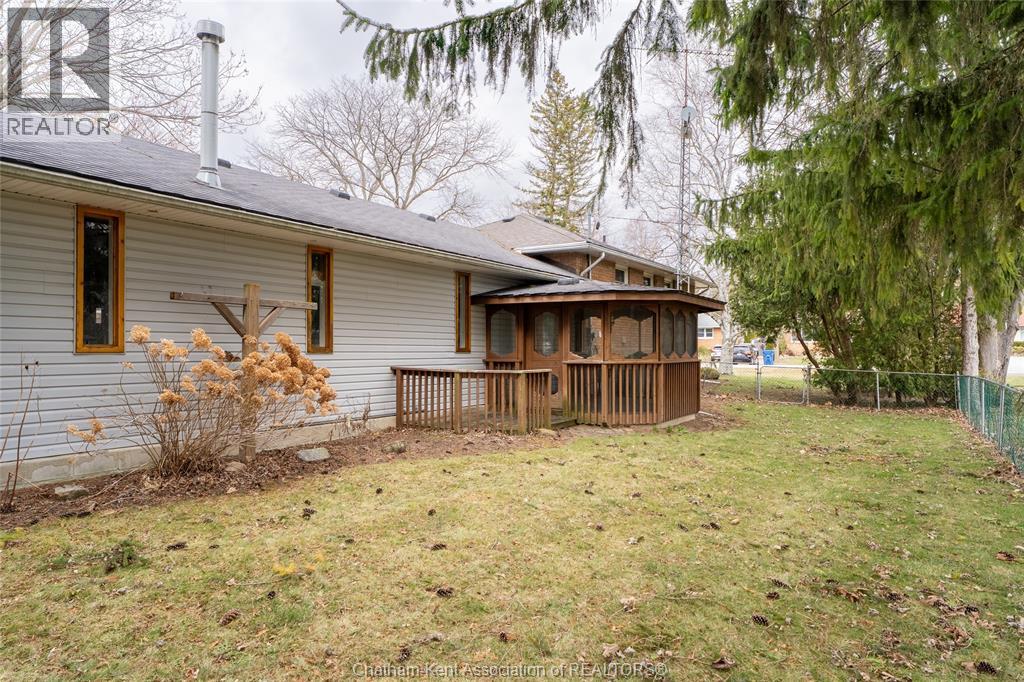 15 DETROIT DRIVE - 41