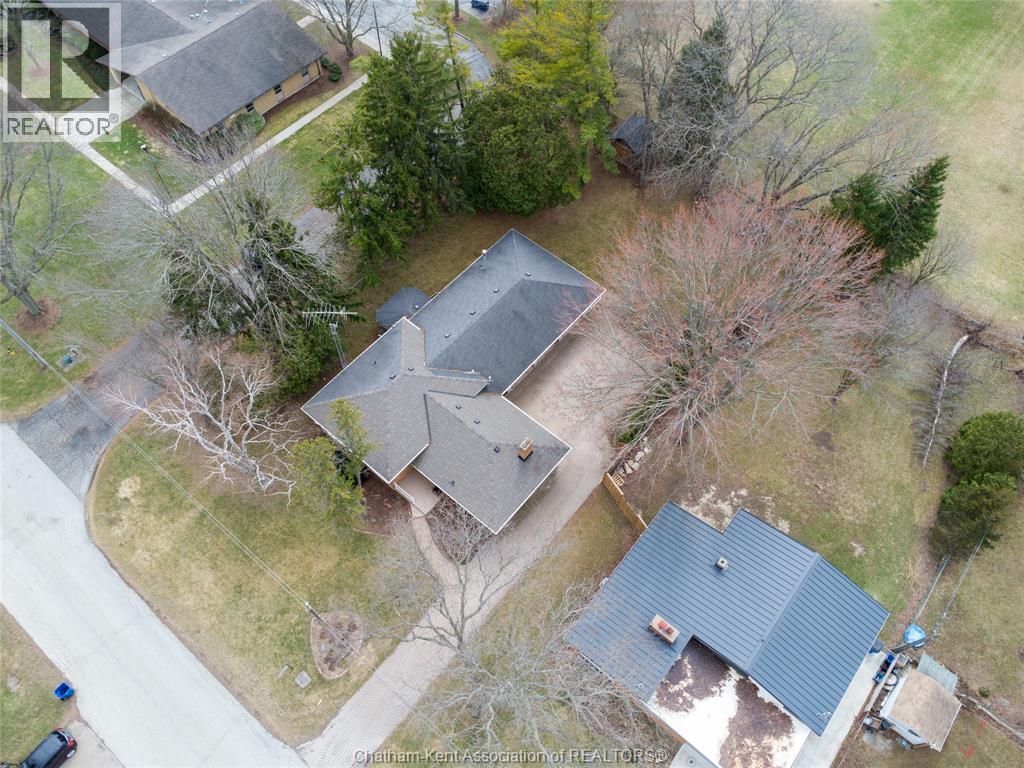 15 DETROIT DRIVE - 44