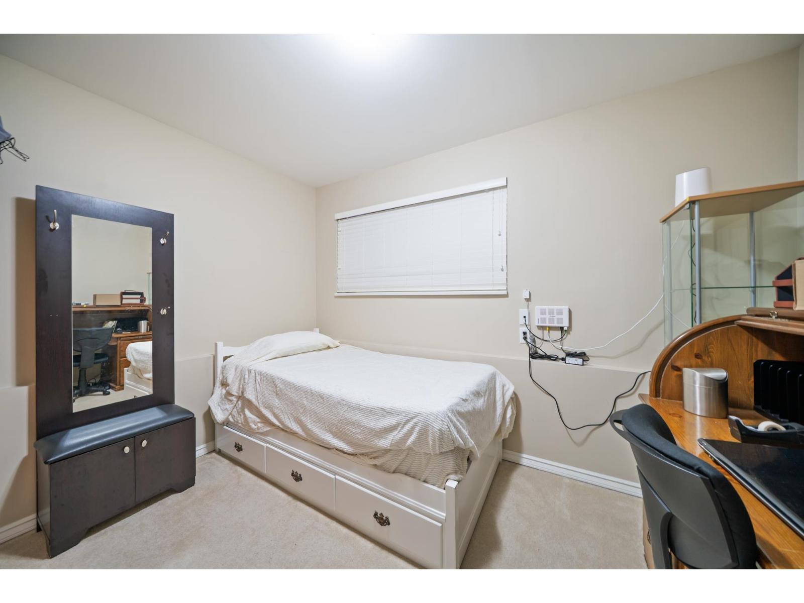 6632 BAKER Road, Delta