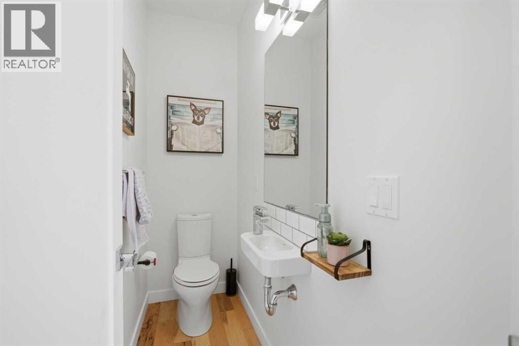 Single Family House for Sale in  Parkdale Boulevard NW Parkdale Calgary 