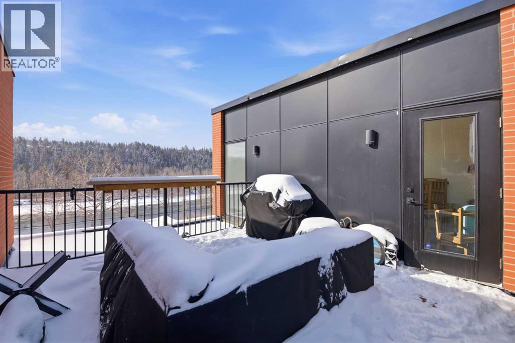 Single Family House for Sale in  Parkdale Boulevard NW Parkdale Calgary 