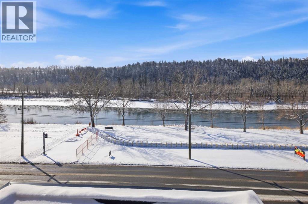 Single Family House for Sale in  Parkdale Boulevard NW Parkdale Calgary 