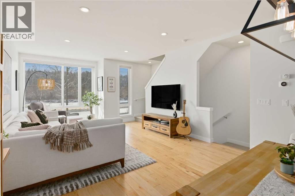 Single Family House for Sale in  Parkdale Boulevard NW Parkdale Calgary 