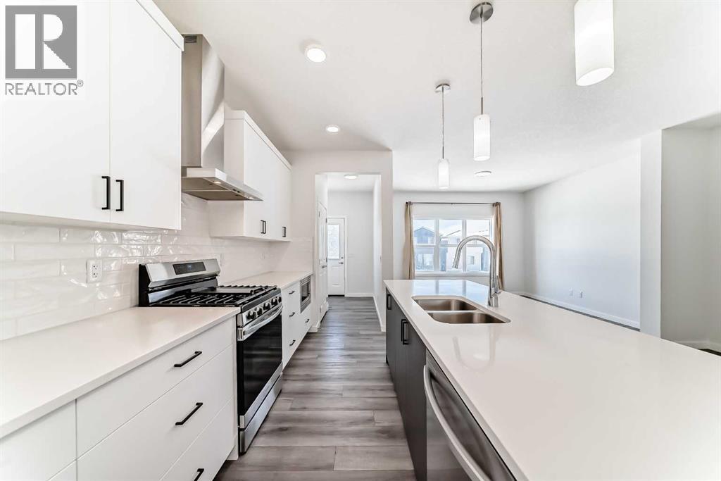 Single Family House for Sale in  Lucas Boulevard NW Livingston Calgary 