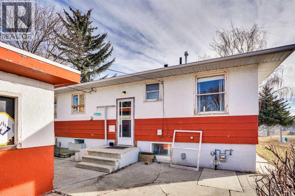 Single Family House Bungalow for Sale in  Robert Road NE Renfrew Calgary 