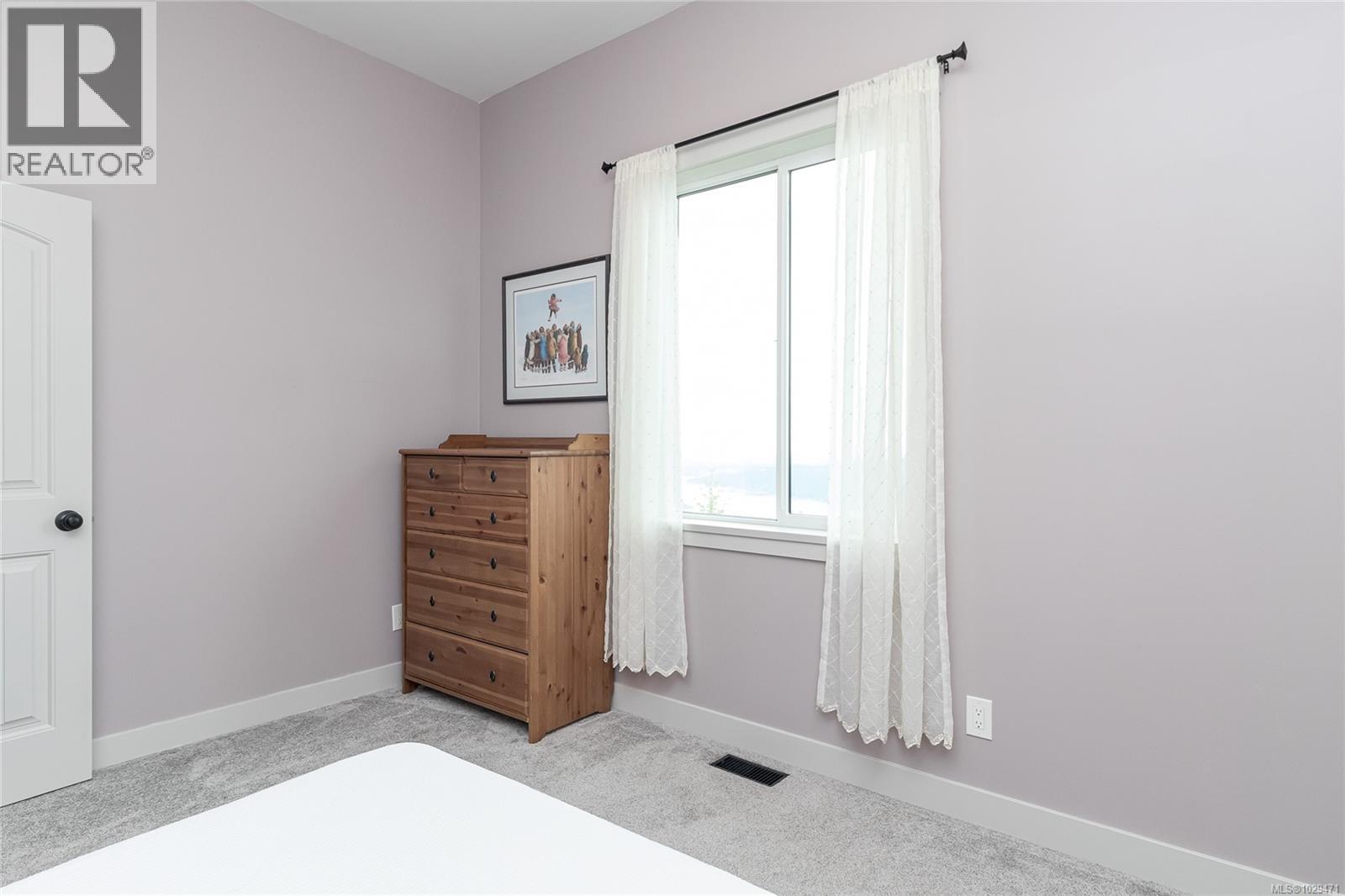 1490 FINLAYSON VIEW PL - 32