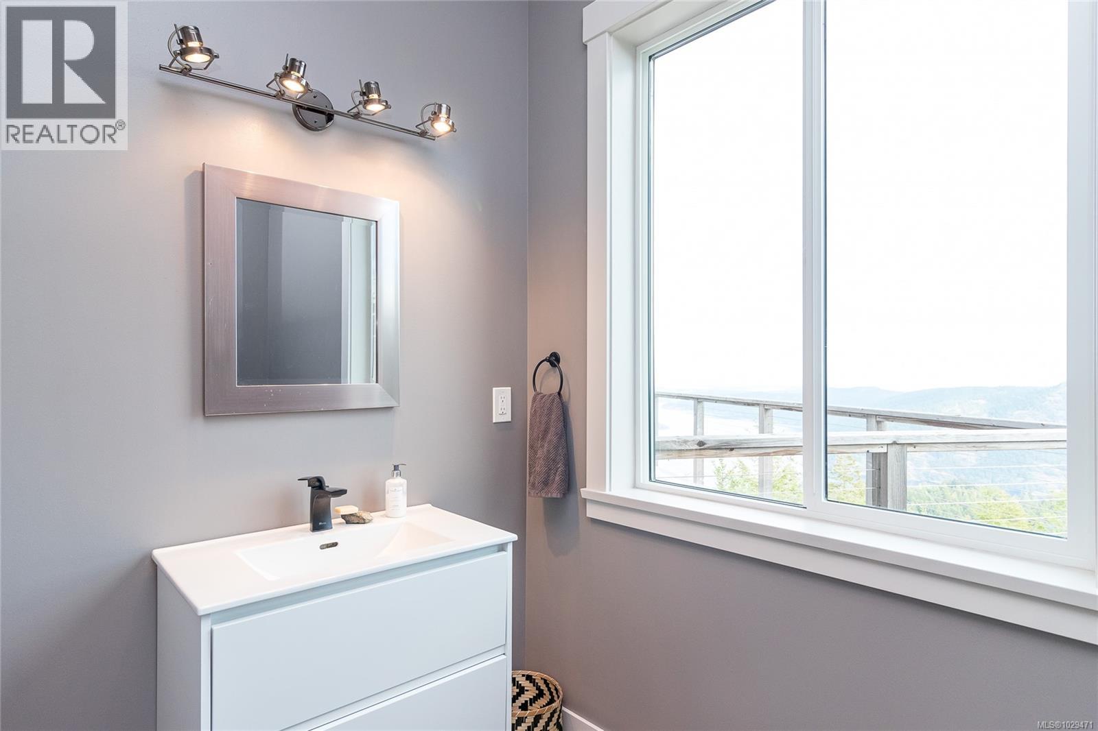 1490 FINLAYSON VIEW PL - 33