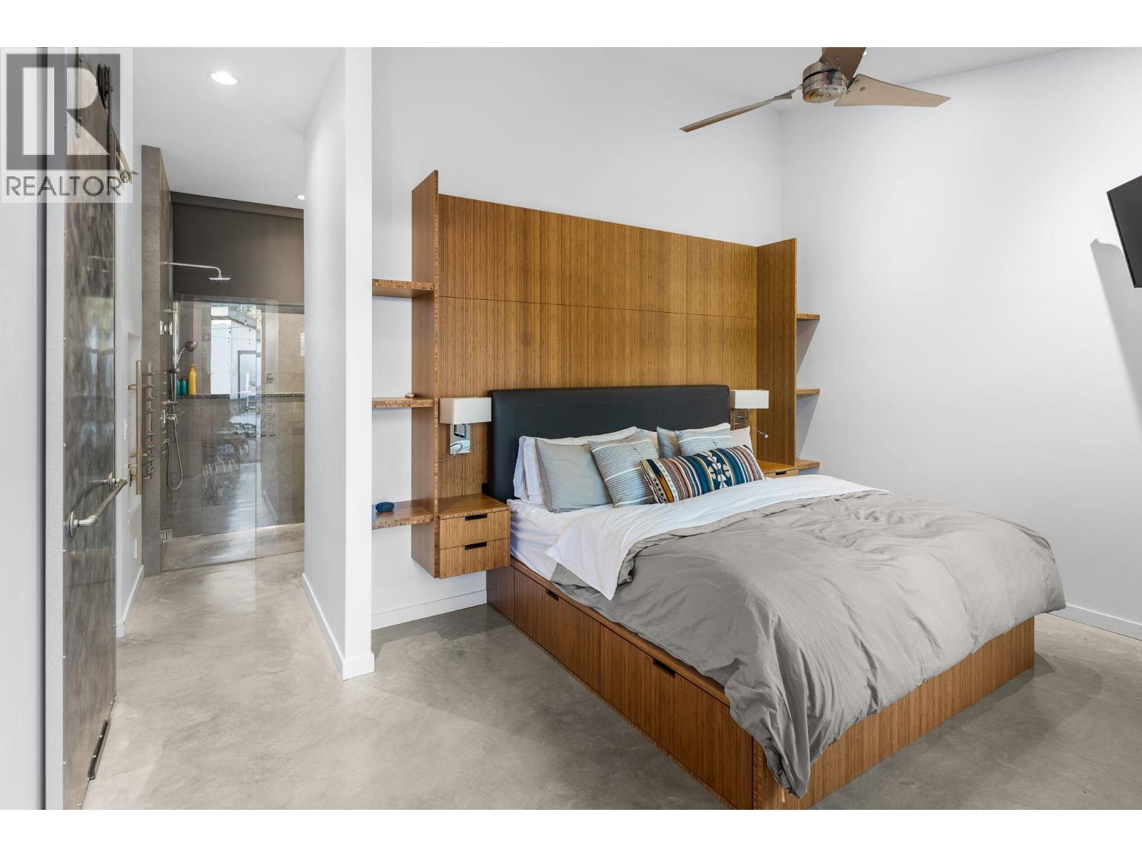4535 McCulloch Road - 45