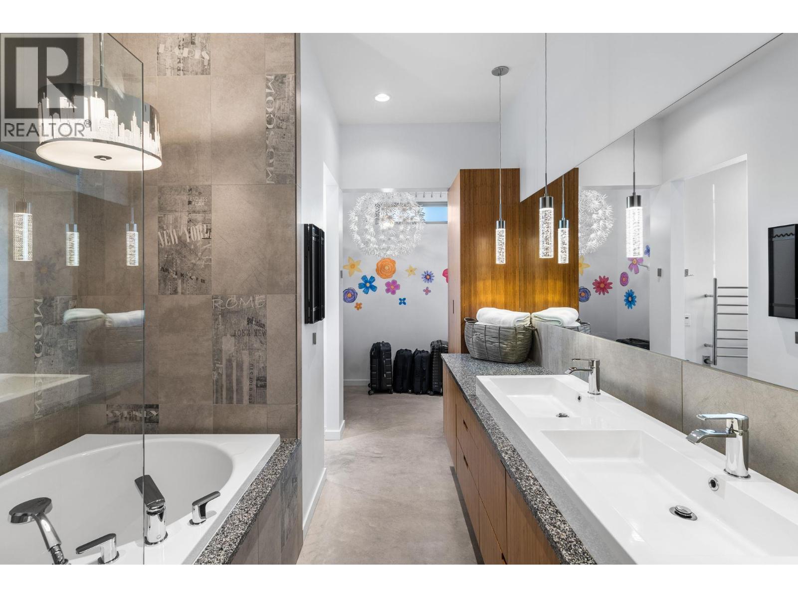 4535 McCulloch Road - 46