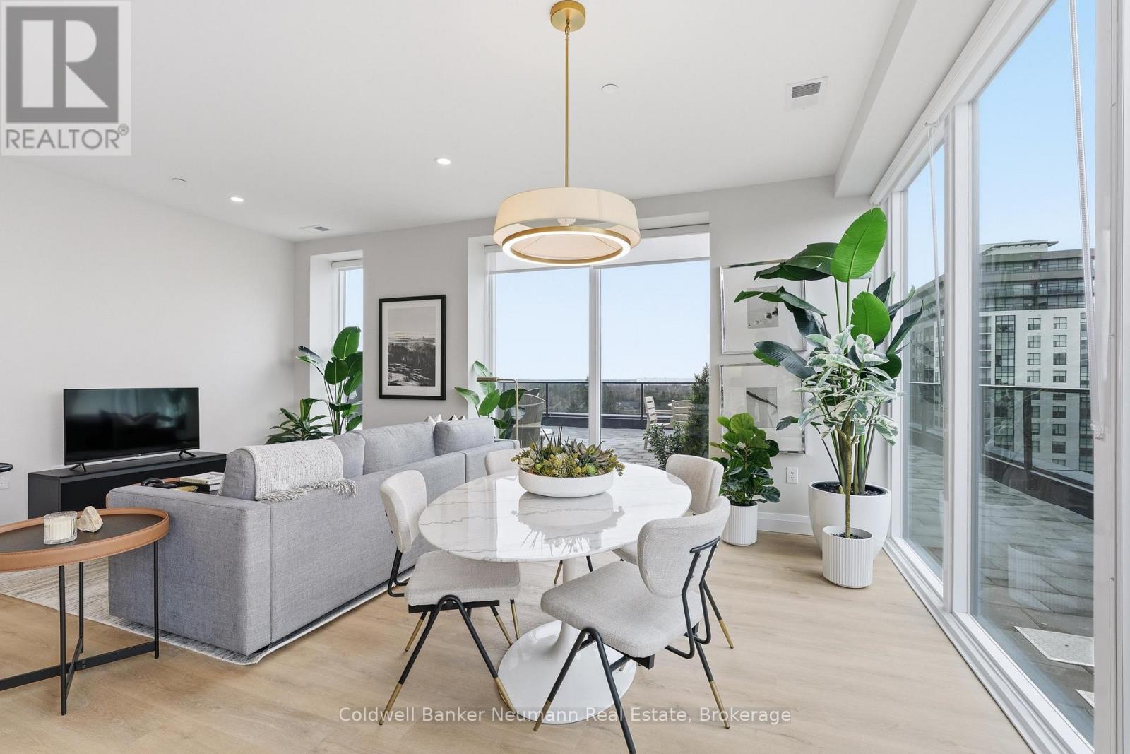 #813 1882 GORDON STREET - 13