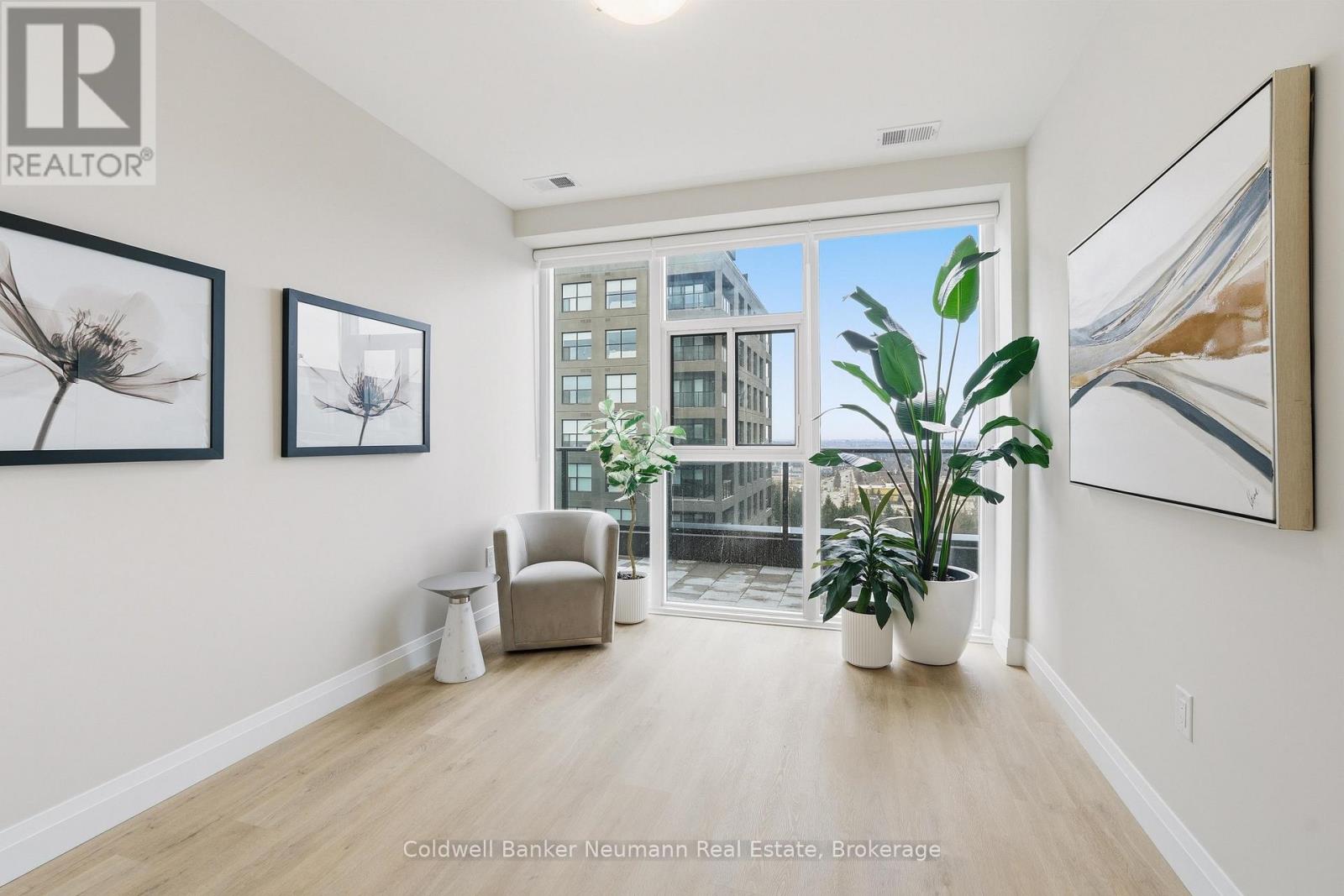#813 1882 GORDON STREET - 19