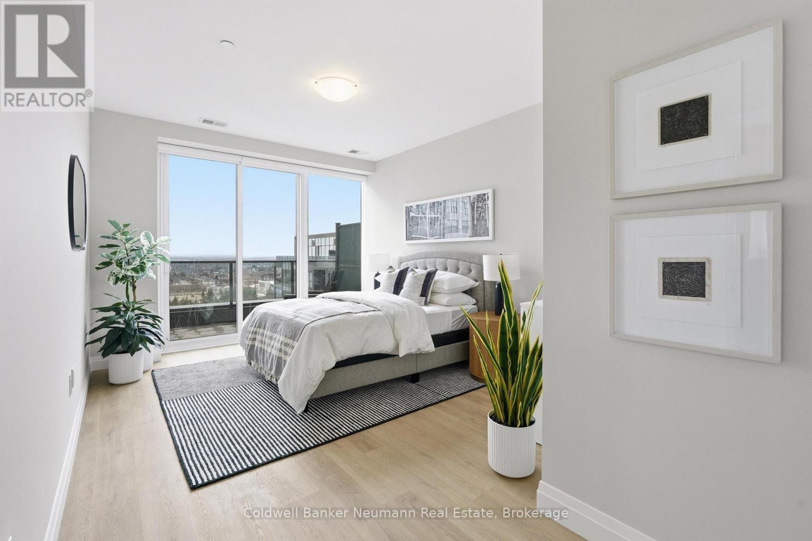 #813 1882 GORDON STREET - 24