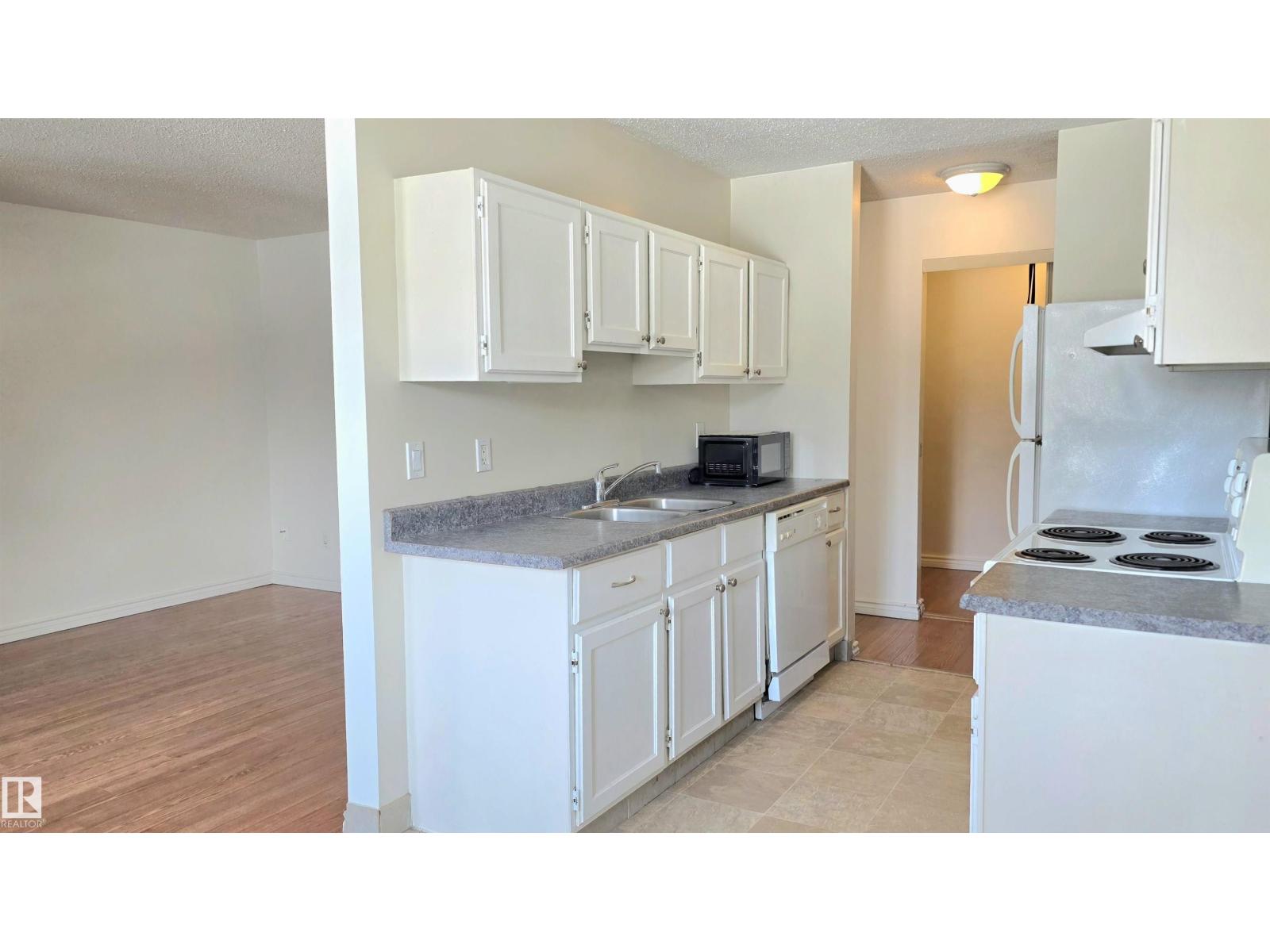 #202 10826 113 ST NW NW - 10