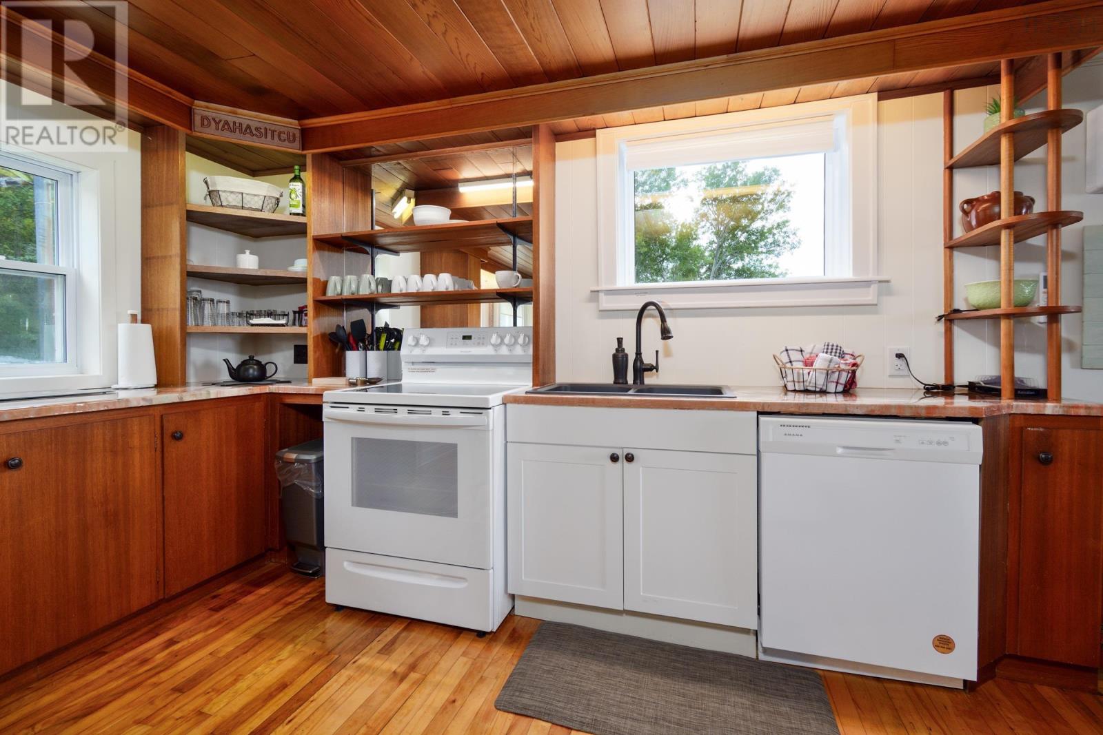 Property 11 of 48 of 15398 Highway 4