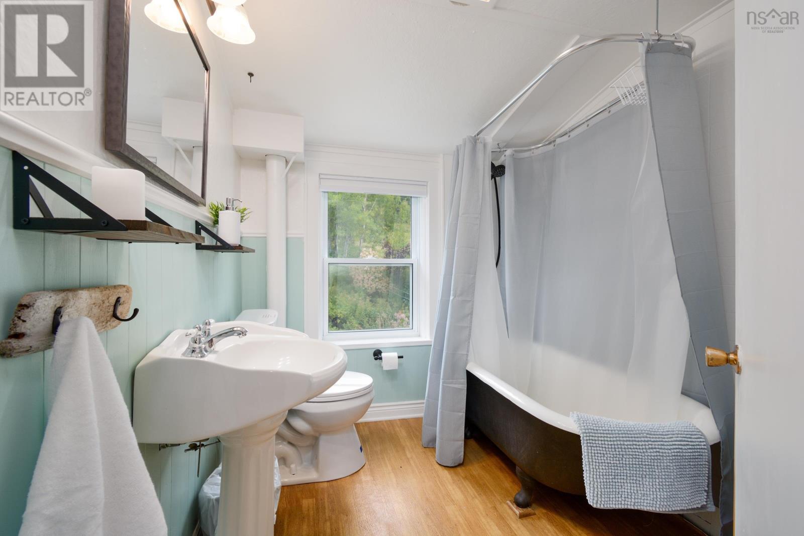 Property 29 of 48 of 15398 Highway 4