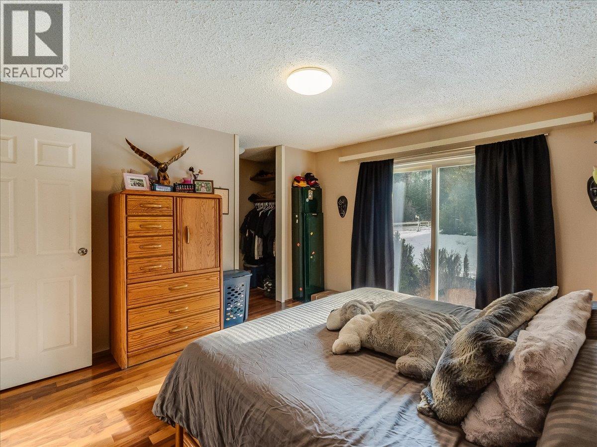 1076 COLUMBIA GARDENS Road, Fruitvale