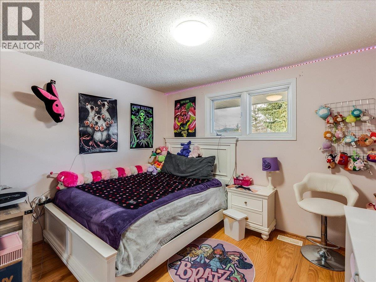 1076 COLUMBIA GARDENS Road, Fruitvale