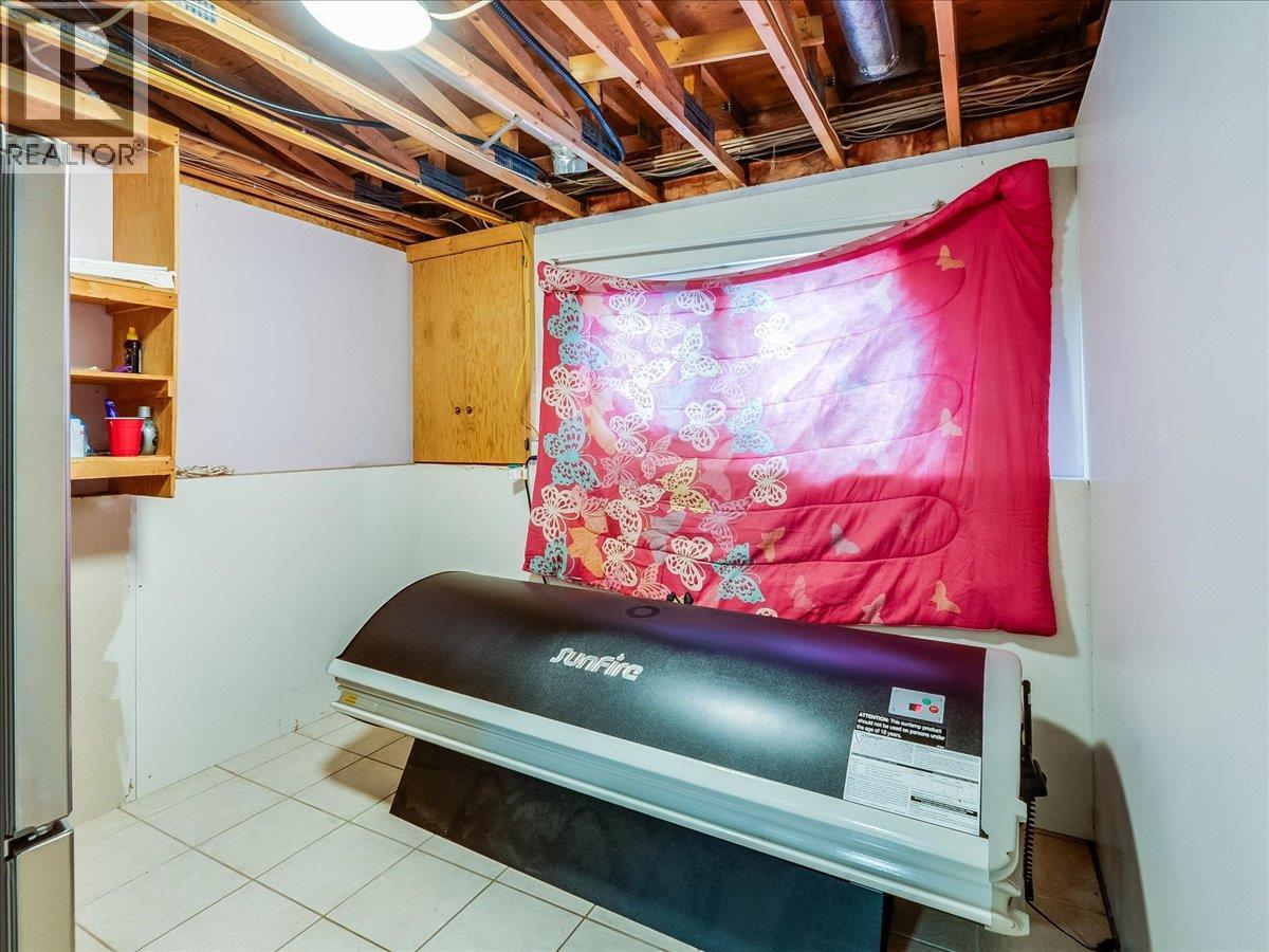 1076 COLUMBIA GARDENS Road, Fruitvale